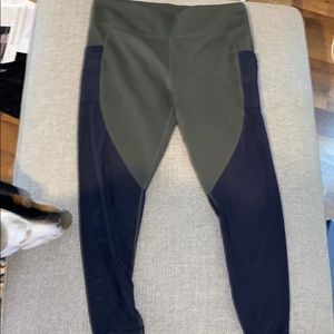 Fabletics pocketed Capri leggings